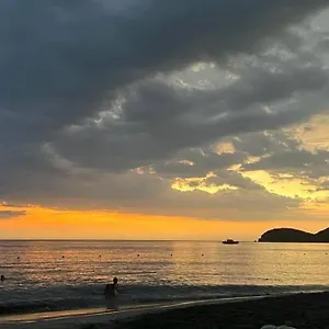 Linda Casa En Playa De Pozos Colorados Colombia